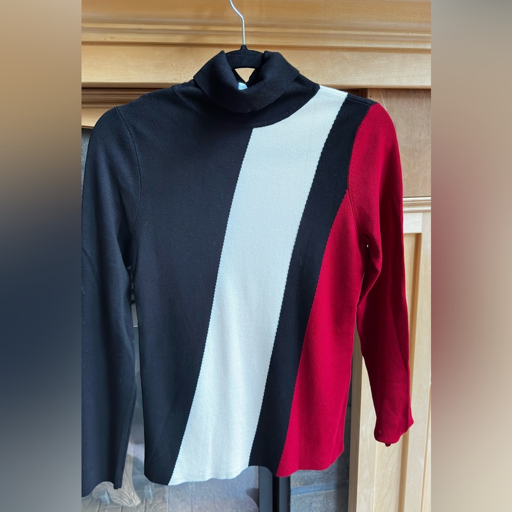 NWT Chicos Black, White, and Red Colorblock Sweater Size 0 or Small